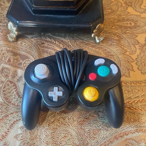 Black Nintendo Gamecubee Controller - Picture 8 of 9